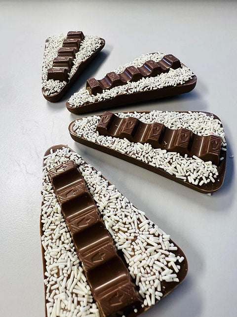 Kinder Bar & milk chocolate pizza
