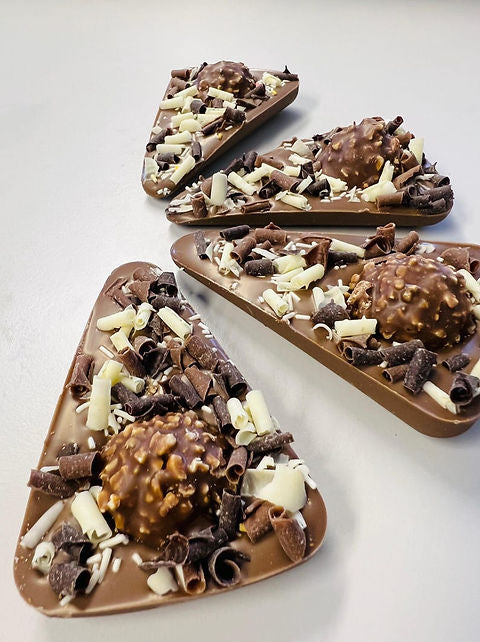 Hazelnut Crunch & Milk Chocolate Pizza