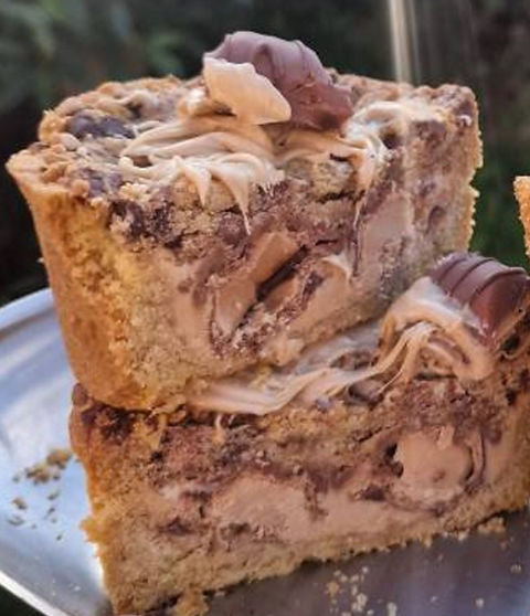Kinder Bueno- Deep dish cookie dough pie