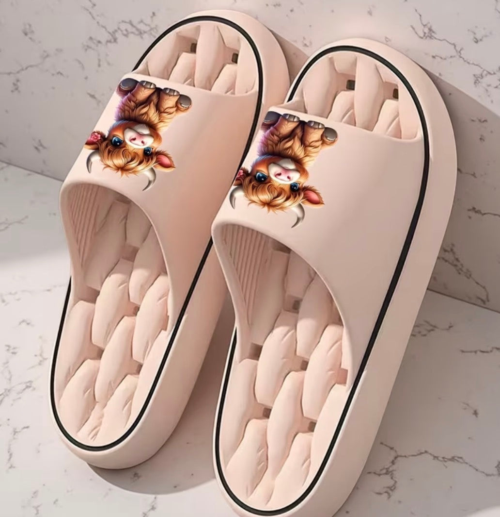 Ladies Highland Cow Sliders