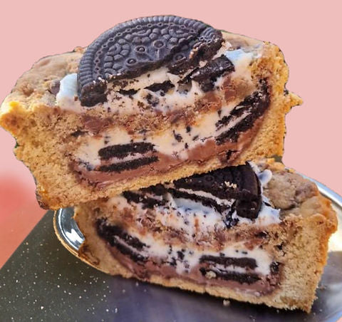 Cookies and Creme Oreo - Deep dish cookie dough pie